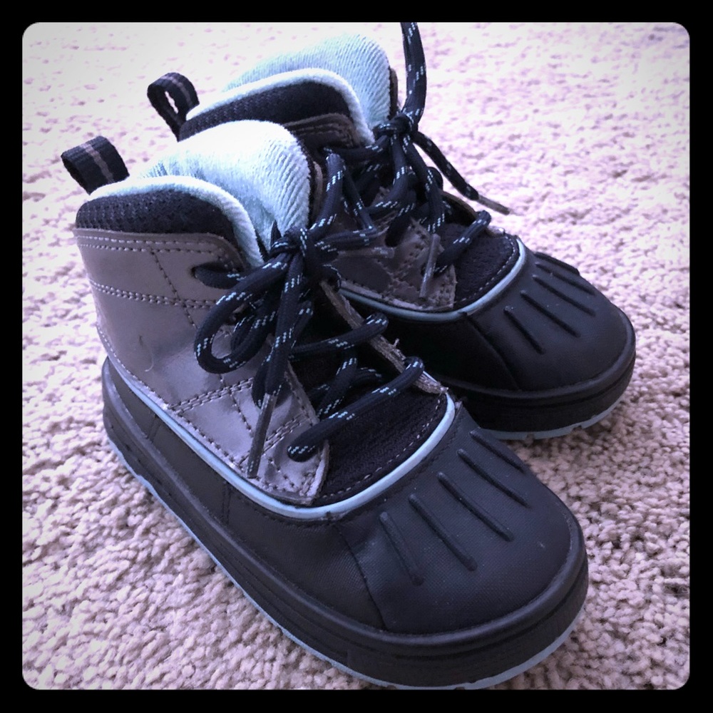 🚨SOLD SOLD SOLD🚨 Nike Woodside 2 High Boots